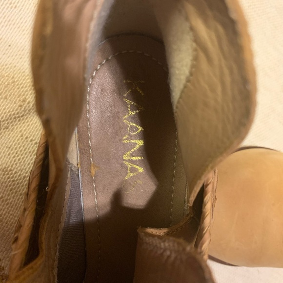 Flat Camel Booties - Picture 3 of 3